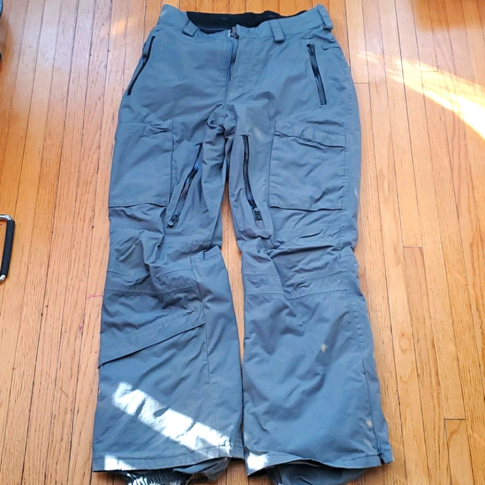 Powder room sz med snowpants